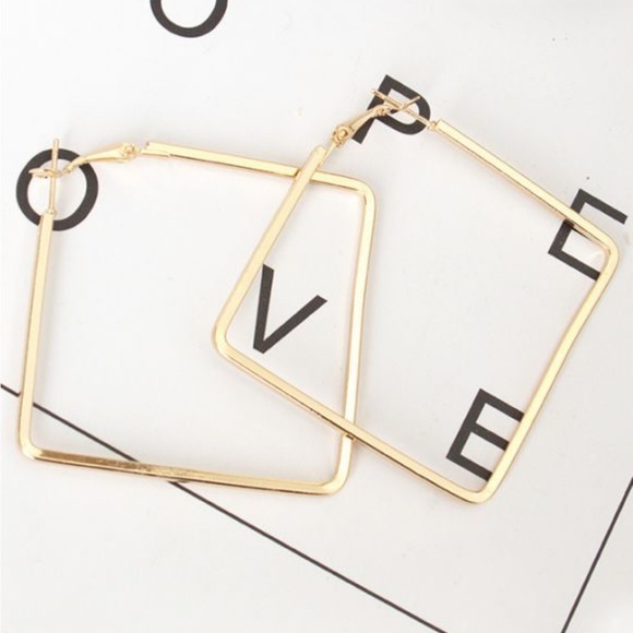 Beautiful golden square shape Fancy Metallic hoop earrings - Picture 3 of 6